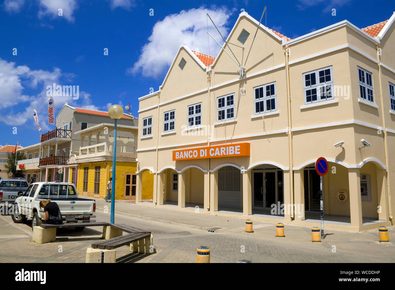 Häuser im Kolonialstil im Kaya Grandi, Altstadt von Kralendijk, Bonaire, Niederländische Antillen Stockfoto