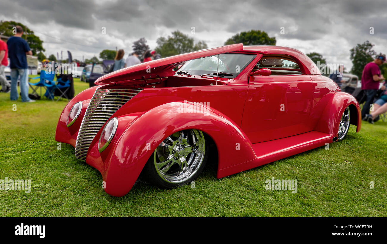 Ford Coupé, Stil, Rot, Hot Rod, Custom Car, London Kartell Auto Show, Ardingly, Anzeigen, 2019 Stockfoto