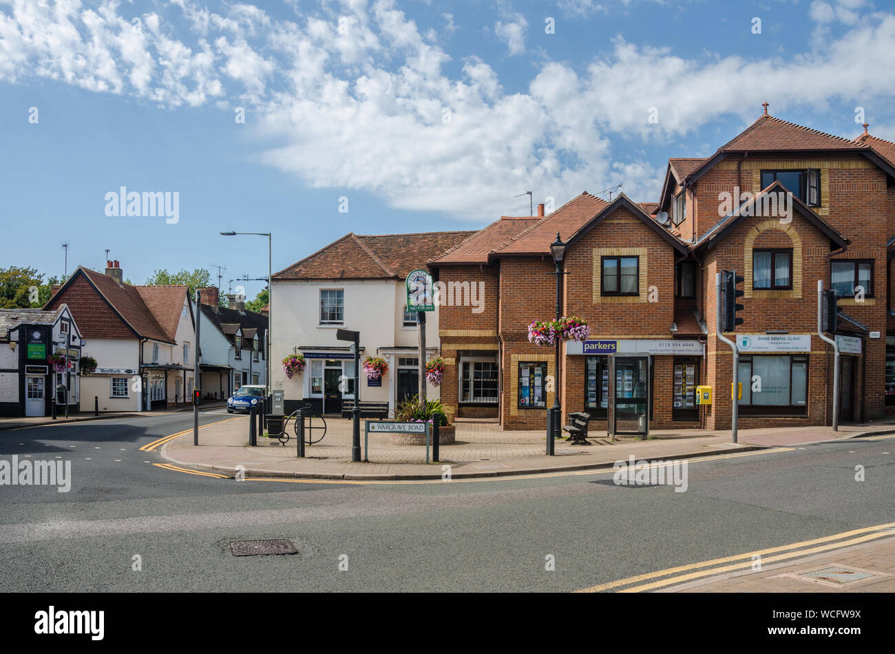 Geschäfte im Zentrum des Dorfes Twyford in Berkshire, Großbritannien Stockfoto