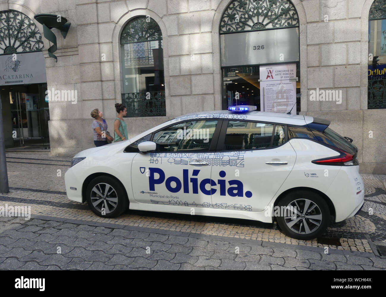 Polizei Auto in Porto, Foto: Tony Gale Stockfoto