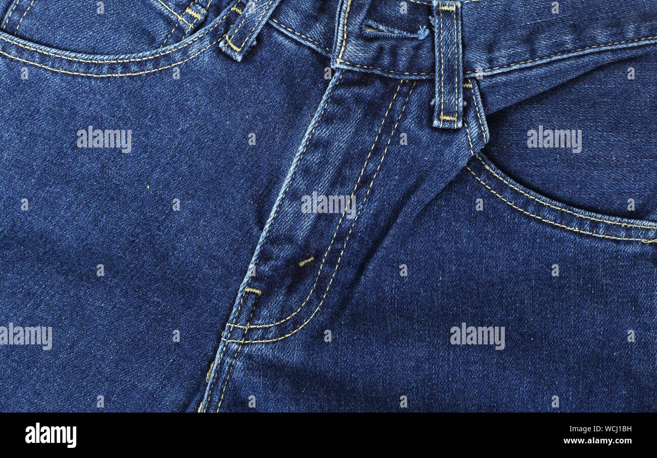 Bekleidung, Schuhe und Zubehör - Vorderansicht closeup fragment Blue Jeans Stockfoto