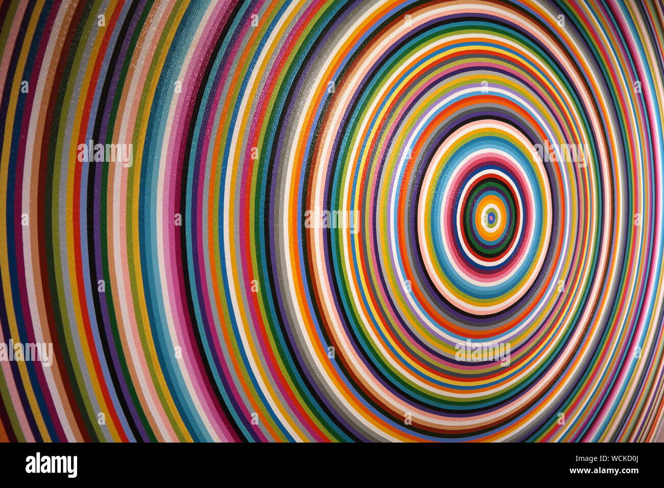 Runde abstrakt geschwungene Streifen Hintergrund. Farbe Swirl Vector Illustration im Retro Style. Ewige Swirl. Hintergrund. Stockfoto