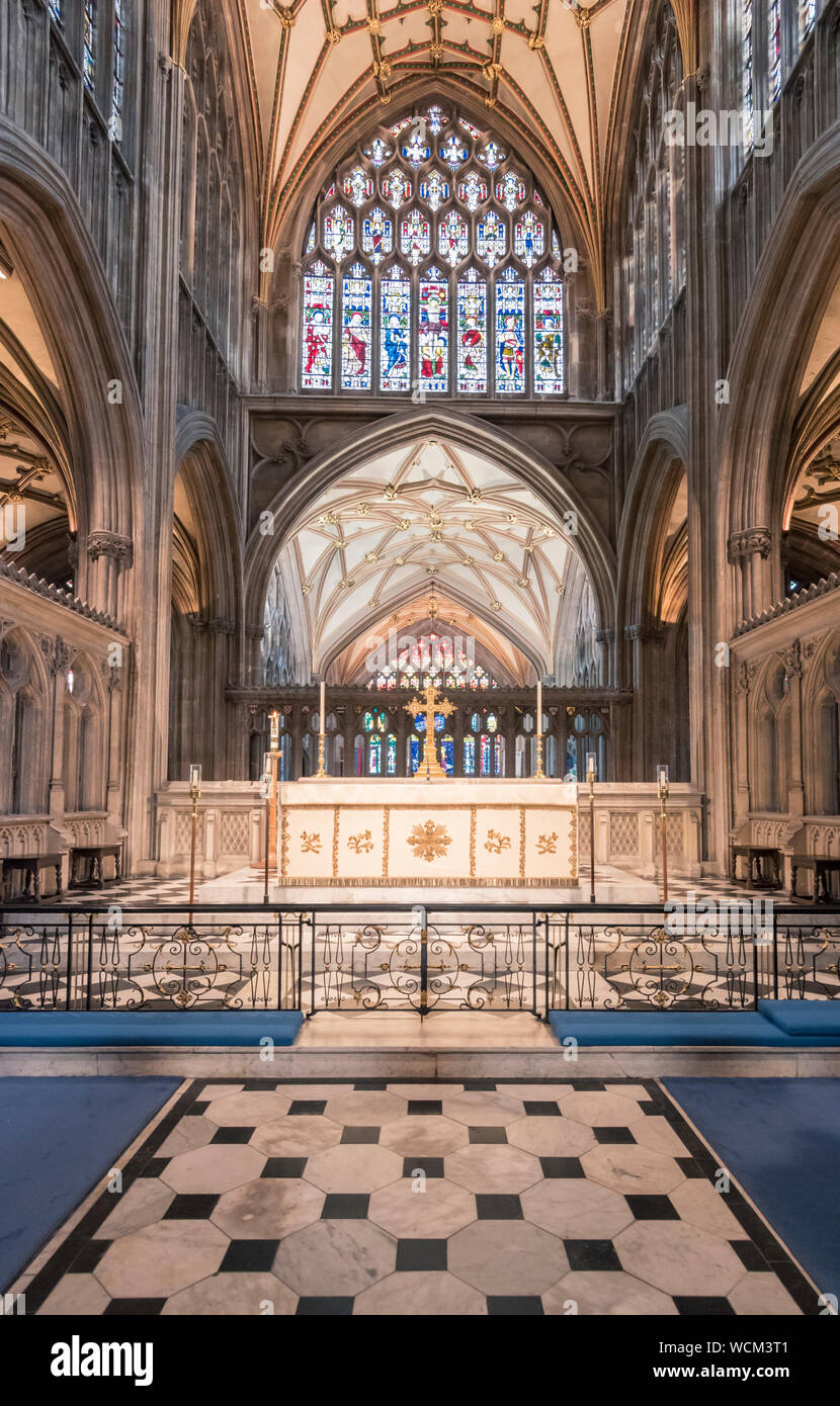 Der Altar, St Mary Redcliffe Church, Bristol, Großbritannien Stockfoto