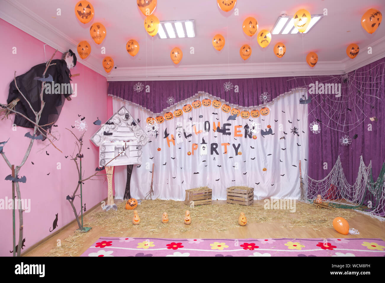 Zusammenfassung Hintergrund Mauer Halloween. Happy Halloween Urlaub. Halloween Party Halloween Party im Kindergarten. Stockfoto