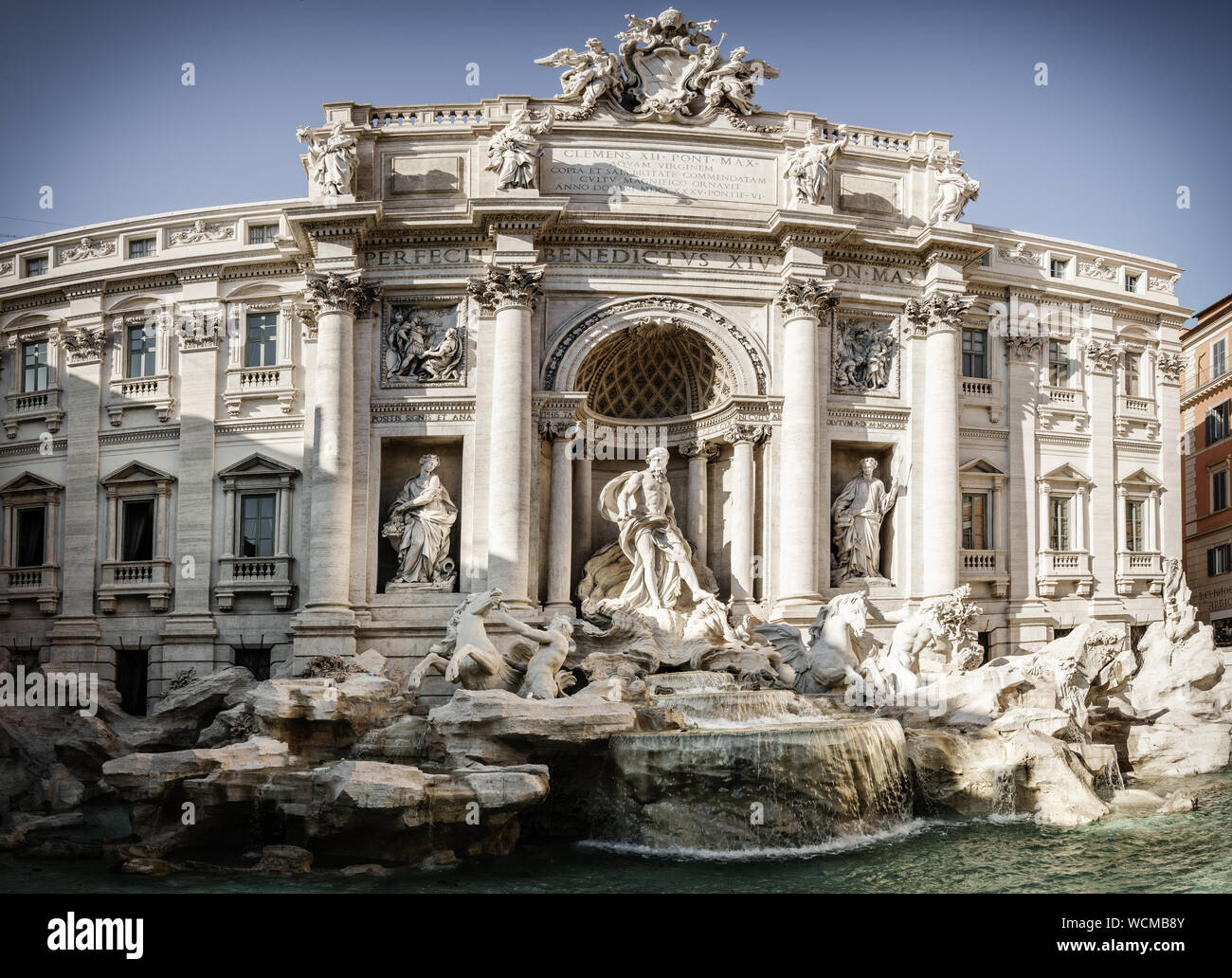 Panoramablick auf den Trevi-brunnen und Palazzo Poli in Rom, Italien Stockfoto