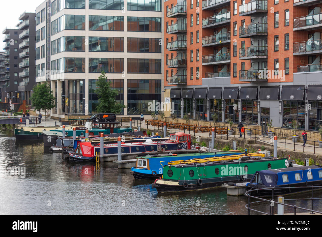 Boote an der Leeds Dock, ehemals Neue Dock und zuvor Clarence Dock, Leeds, West Yorkshire, England. Stockfoto