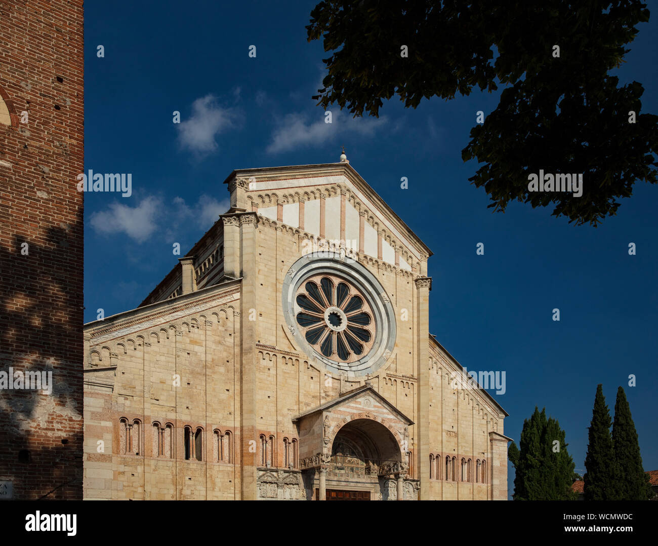 San Zeno Maggiore Church Verona Stockfotos und -bilder Kaufen - Seite 2
