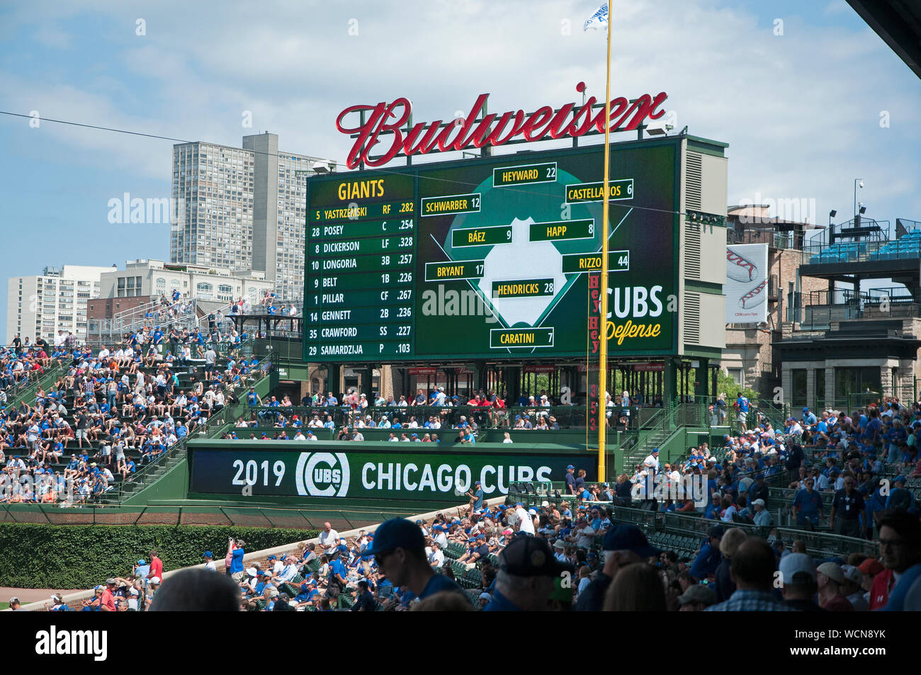 Chicago Major League Baseball Team die Chicago Cubs und Wrigley Field. Cubs spielten die San Francisco Giants und gewann das Spiel 1-0/ Stockfoto