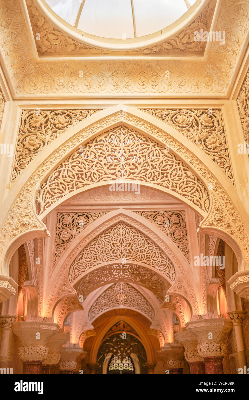 Detail der Türen auf dem Palácio de Monserrate in Sintra, Portugal Stockfoto