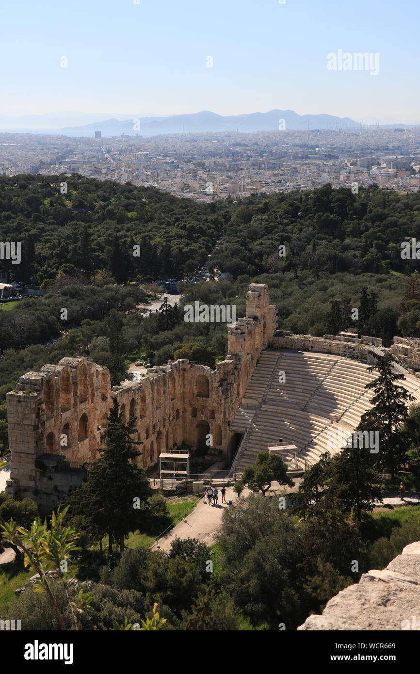 Odeon des Herodes Atticus, Blick von der Akropolis von Athen Stockfoto