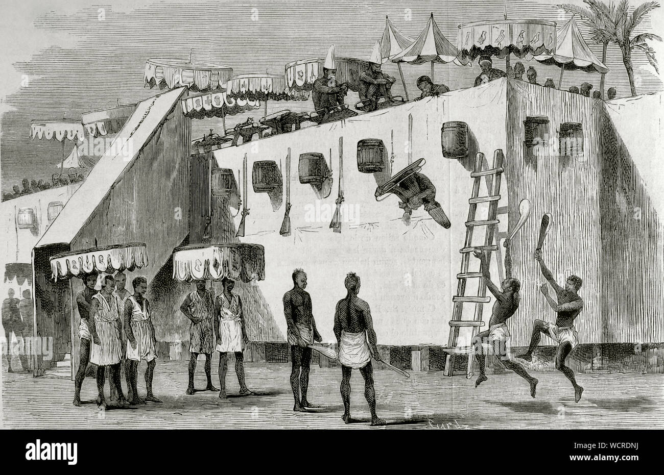 Die jährlichen Zoll von Dahomey. Die wichtigsten jährlichen Feier im Königreich Dahomey (heute Benin), an der Hauptstadt Abomey, im frühen Herbst als Tribut an die unsichtbaren Geister. Zu der Zeit, Steuern erhoben wurden, der Preis war in der aktuellen Währung fest, zivilen und militärischen Befehlshaber ernannt wurden, gute Taten wurden belohnt und Kriminelle wurden streng bestraft, von denen die Opfer, die für den jährlichen Zoll ausgewählt wurden. Auf dem zugewiesenen Tag Sie auf einer hohen Plattform erschien und in Körbe, wurden in eine leere geworfen, sterben durch den Scharfrichter enthauptet. Kupferstich von capuz. La I Stockfoto