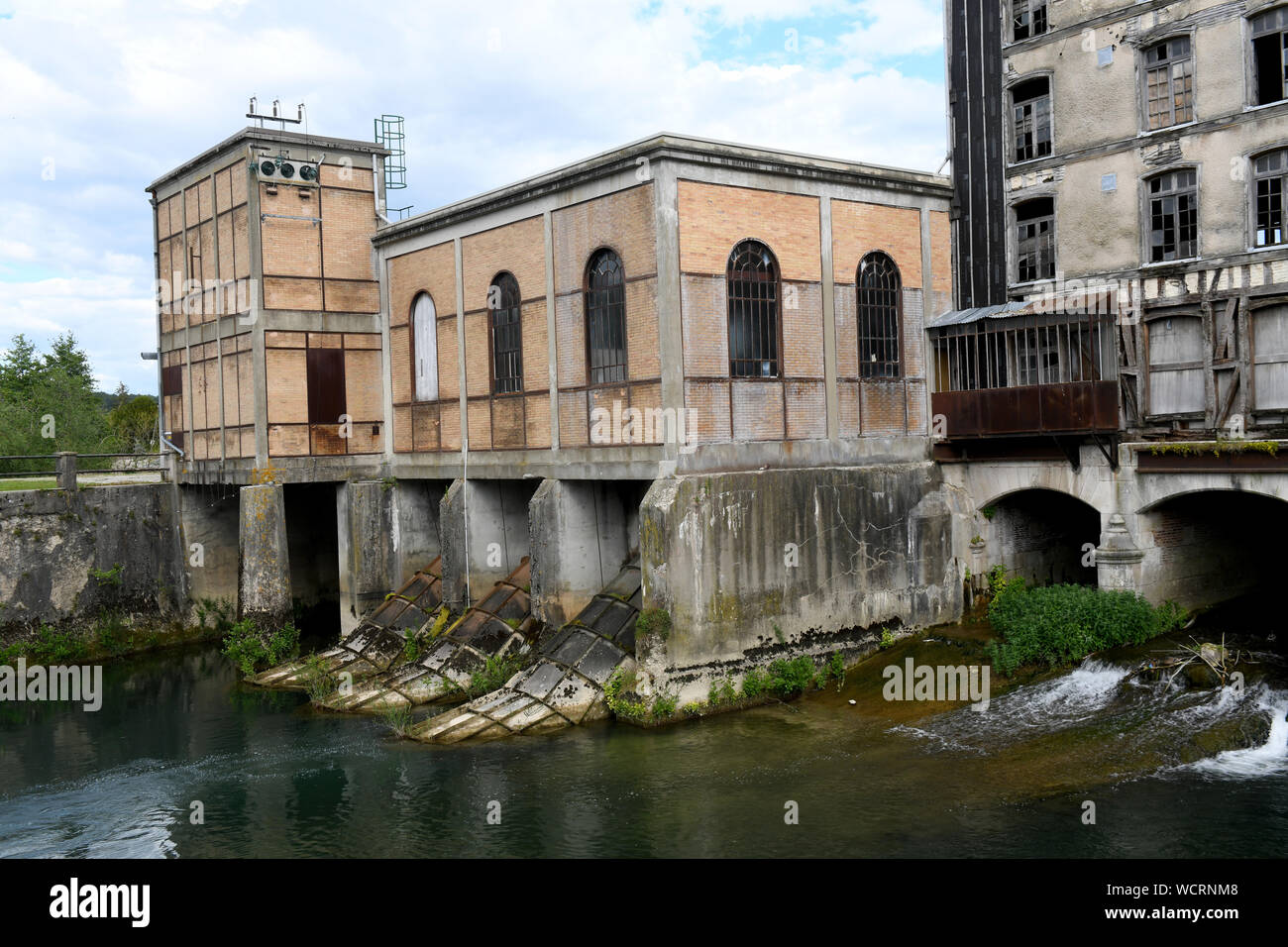 Hydro Electric Generator auf dem Fluss Seine Bar-sur-Seine, Frankreich Stockfoto