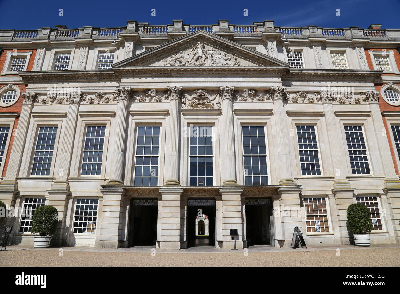 Östlich vor, Hampton Court Palace, East Molesey, Surrey, England, Großbritannien, USA, UK, Europa Stockfoto