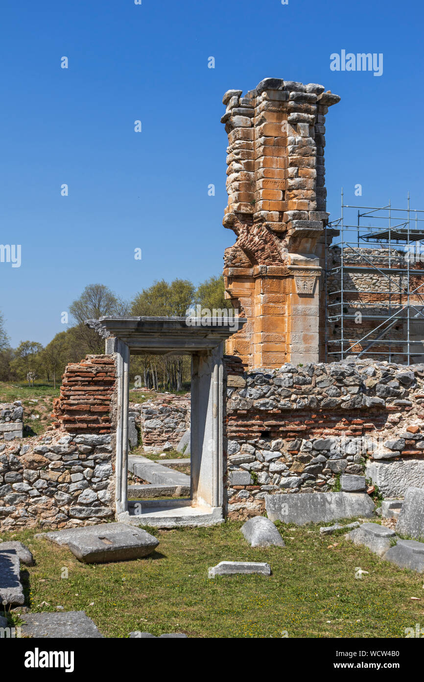 Die Ruinen der Basilika im archäologischen Bereich des antiken Philippi, Ostmakedonien und Thrakien, Griechenland Stockfoto