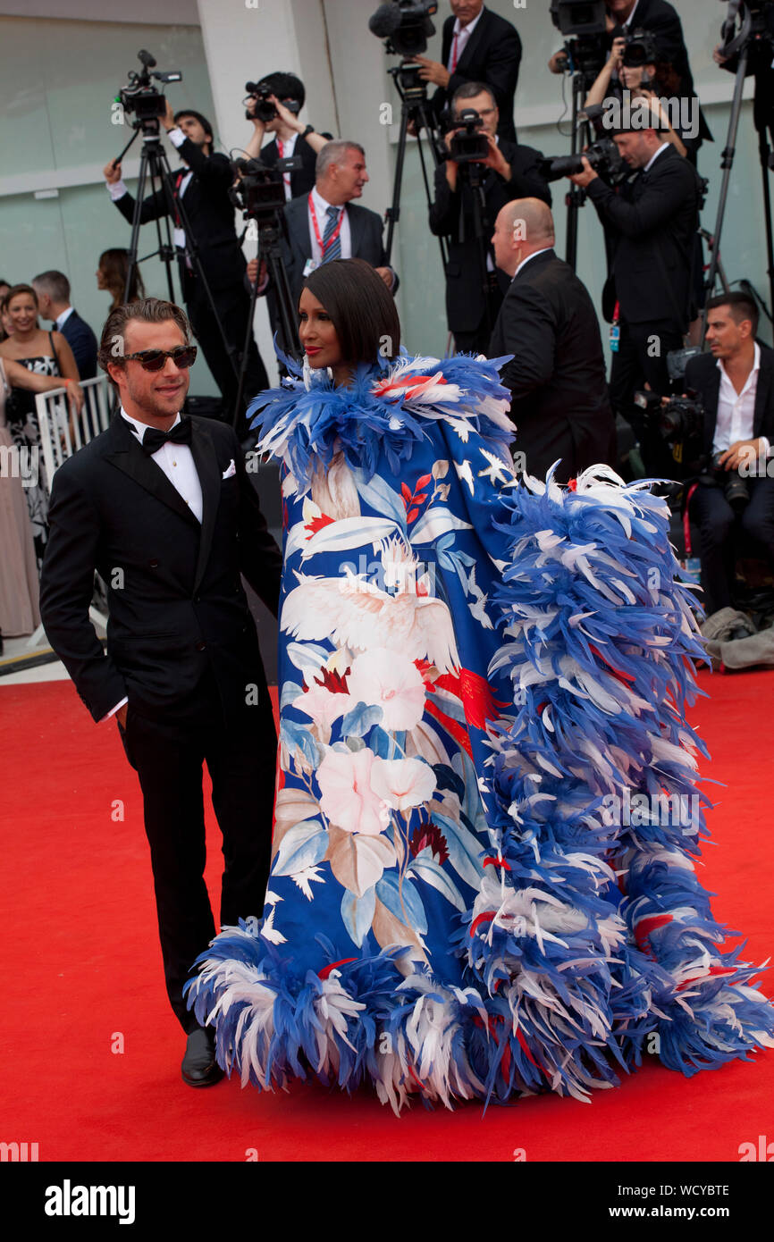 Iman Mohamed Abdulmajid bei der Eröffnung und Gala der Film die Wahrheit (La Vérité) auf der 76. Filmfestival von Venedig, Sala Grande am Mittwoch, den 28. August 2019, Venice Lido, Italien. Credit: Doreen Kennedy/Alamy leben Nachrichten Stockfoto