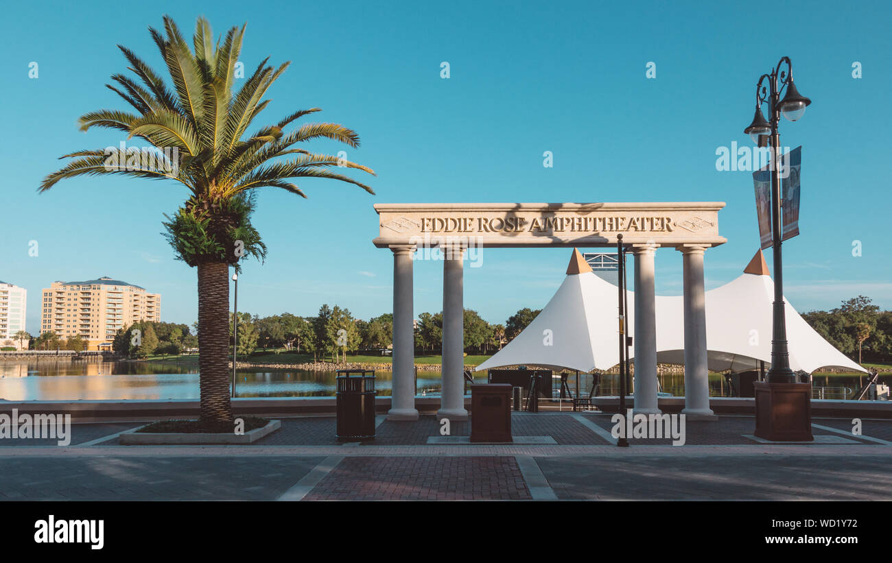 Die Eddie stieg im Amphitheater von Cranes Roost Park Stadion und eine schwimmende Bühne, die hosts Konzerte zu veranstalten. Stockfoto