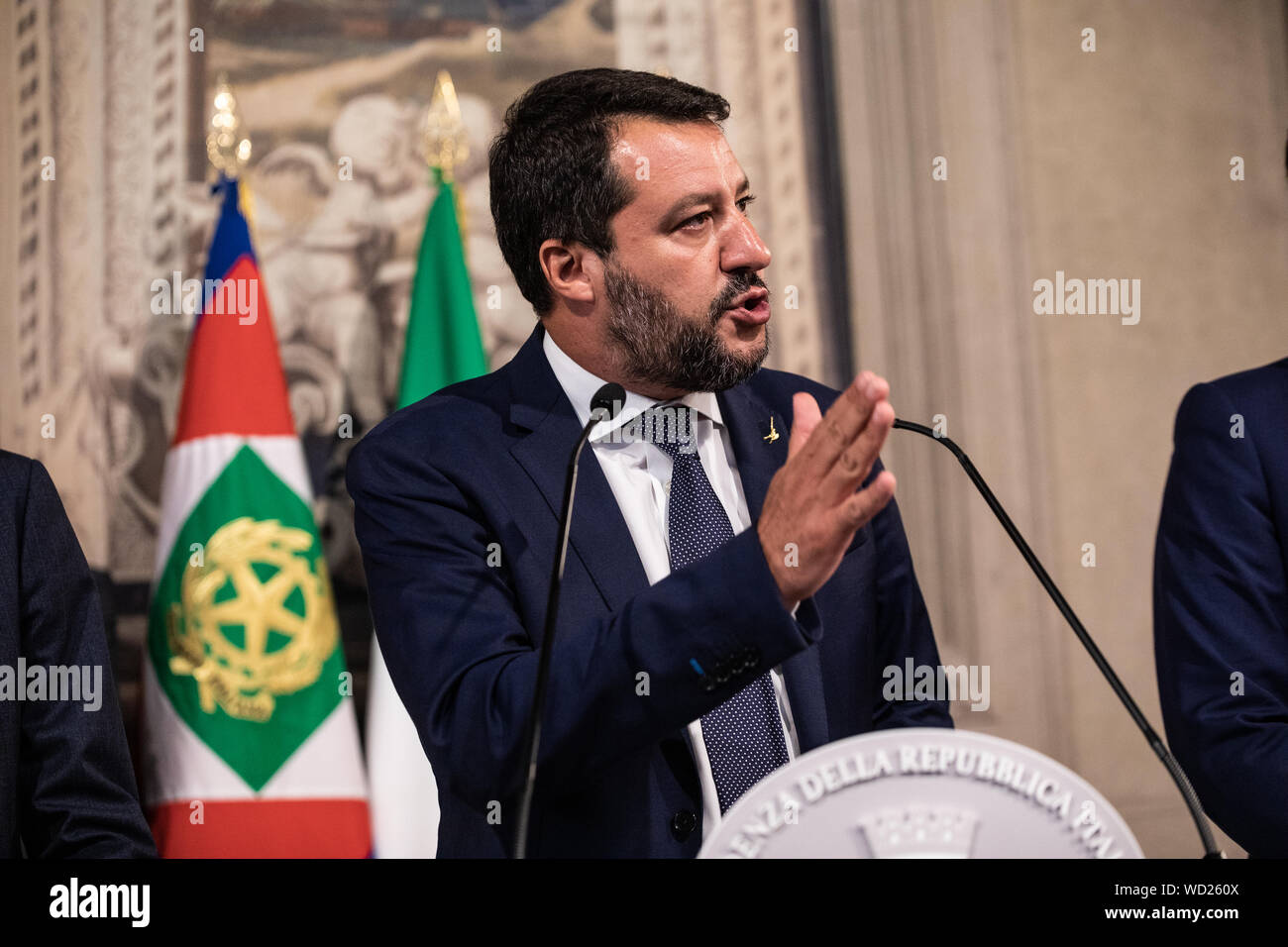 Rom, Italien. 28 Aug, 2019. Matteo Salvini, Lega politische Partei spricht mit den Medien nach einem Treffen mit dem italienischen Präsidenten Sergio Mattarella für die Konsultationen mit den politischen Parteien und die Bildung der neuen Regierung in der Quirinale Palast in Rom. Credit: SOPA Images Limited/Alamy leben Nachrichten Stockfoto