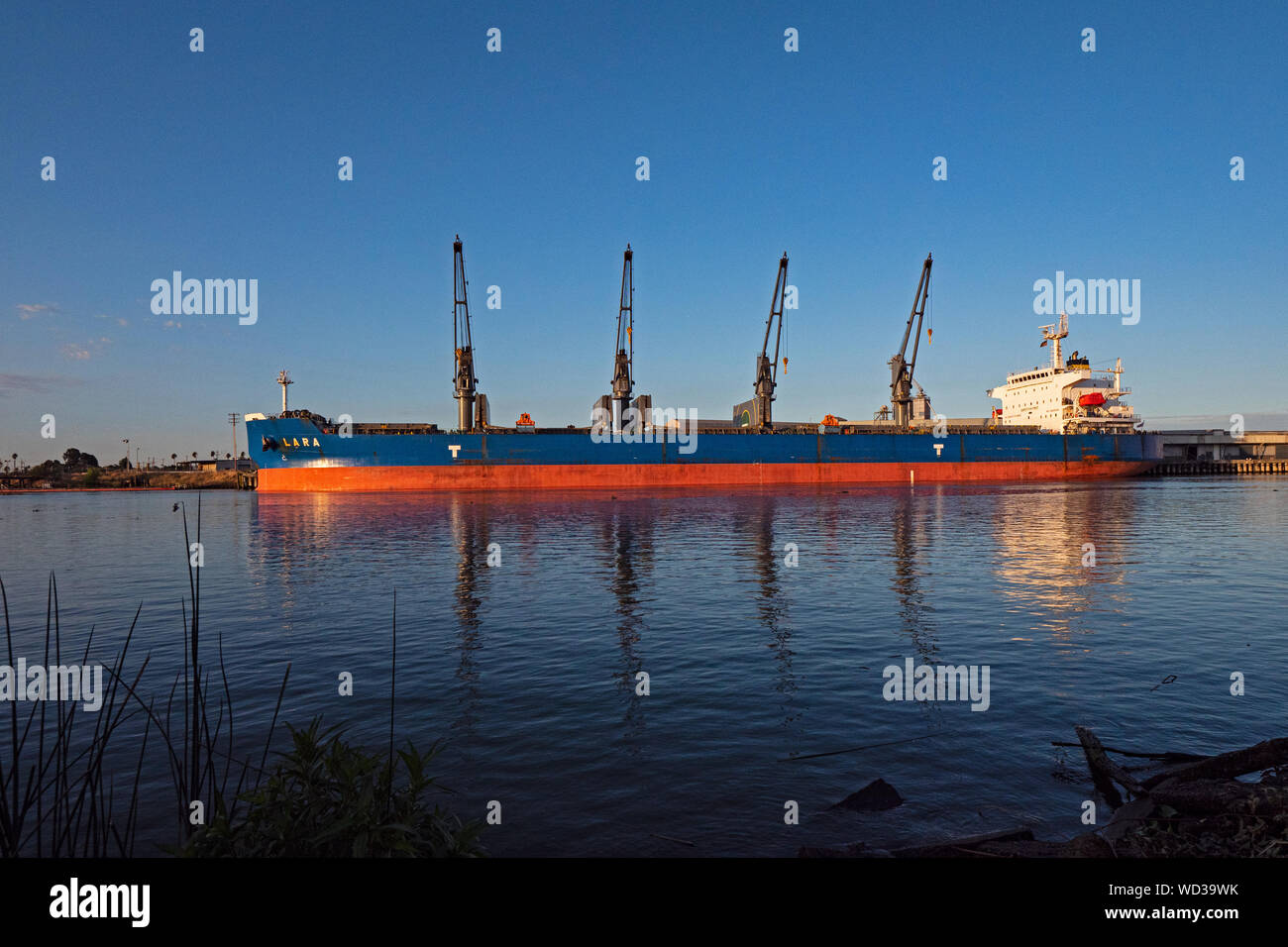 Lara Cargo Schiff angedockt am Hafen von Stockton, Kalifornien Stockfoto