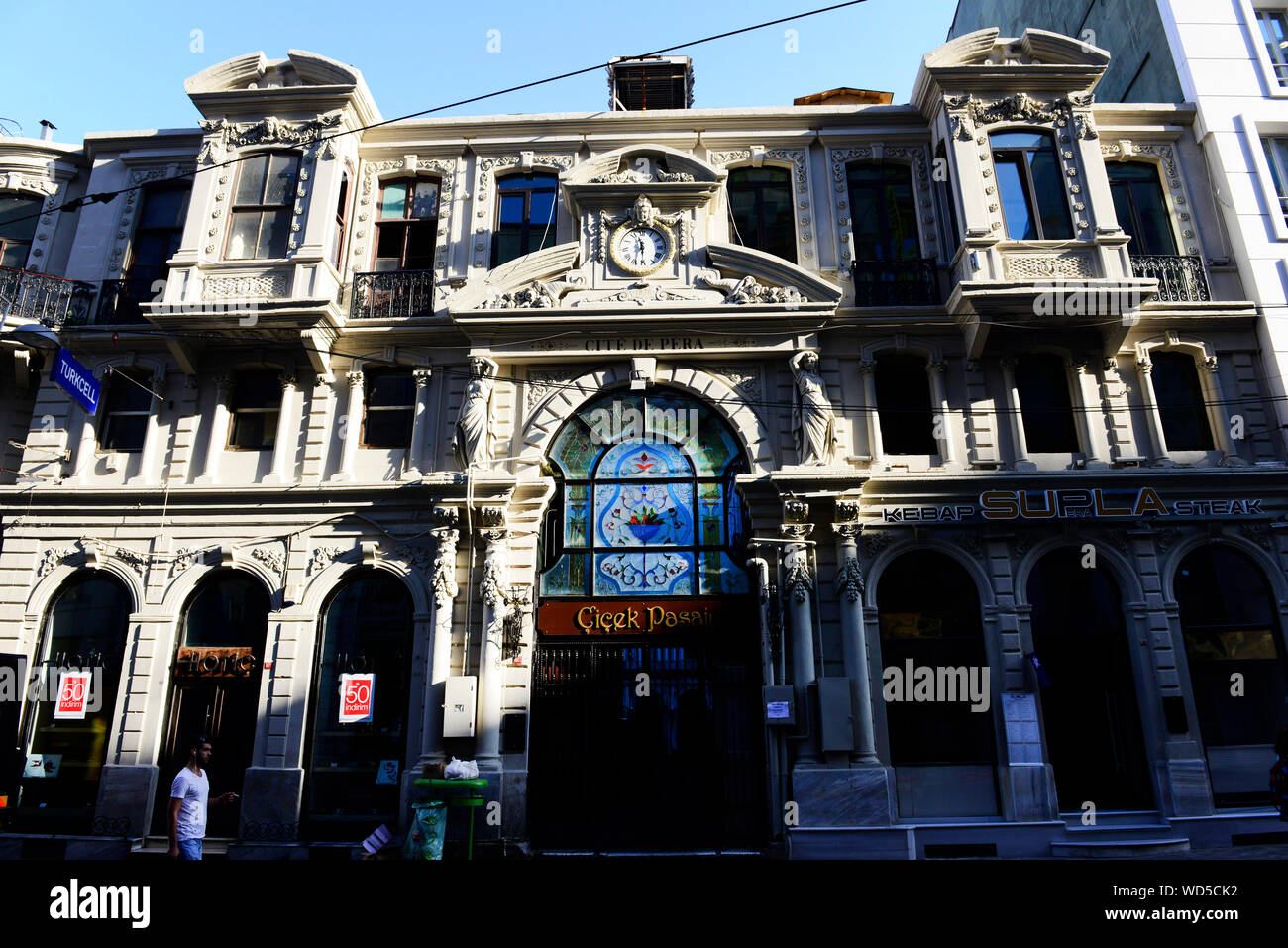 Eingang zum çiçek Pasajı (Blume) in Beyoglu, Istanbul. Stockfoto