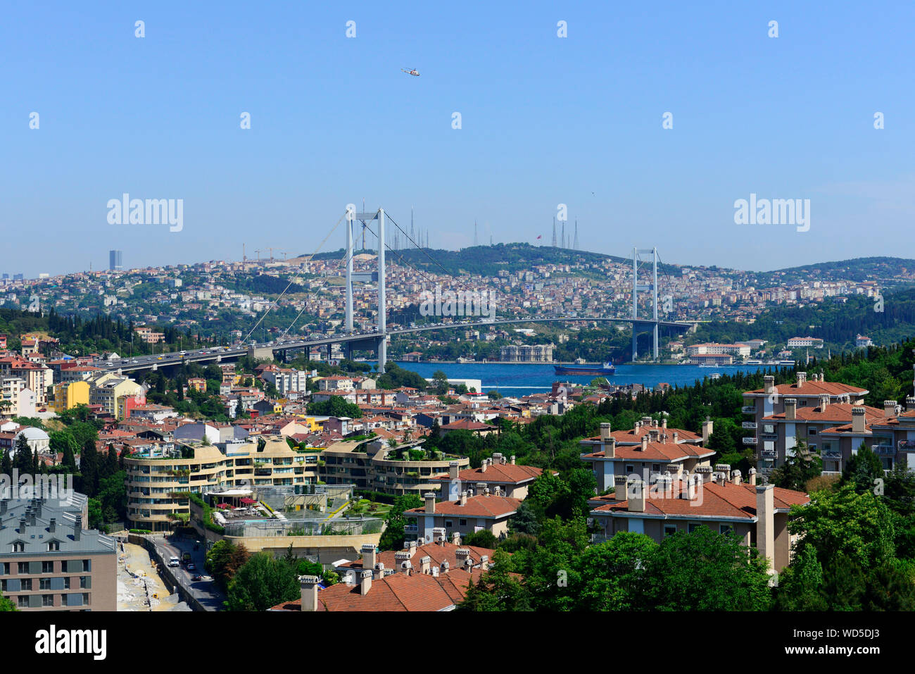 Die bosporus Brücke verbindet Ortaköy in der europäischen Seite von Istanbul mit Beylebeyi auf die asiatische Seite der Stadt. Stockfoto