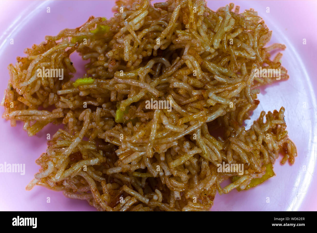 Thai knusprig gebratene Nudeln Zutaten für thailändisches Essen oder Snacks hochauflösende Bilder Galerie. Stockfoto