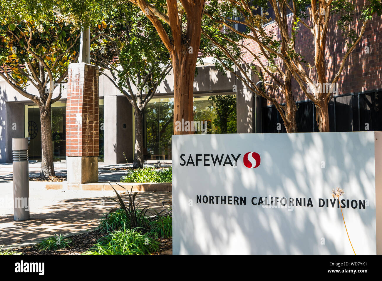 August 25, 2019 Pleasanton/CA/USA - Safeway Nordkalifornien Abteilung Corporate Headquarter in Ost San Francisco Bay Area. Stockfoto