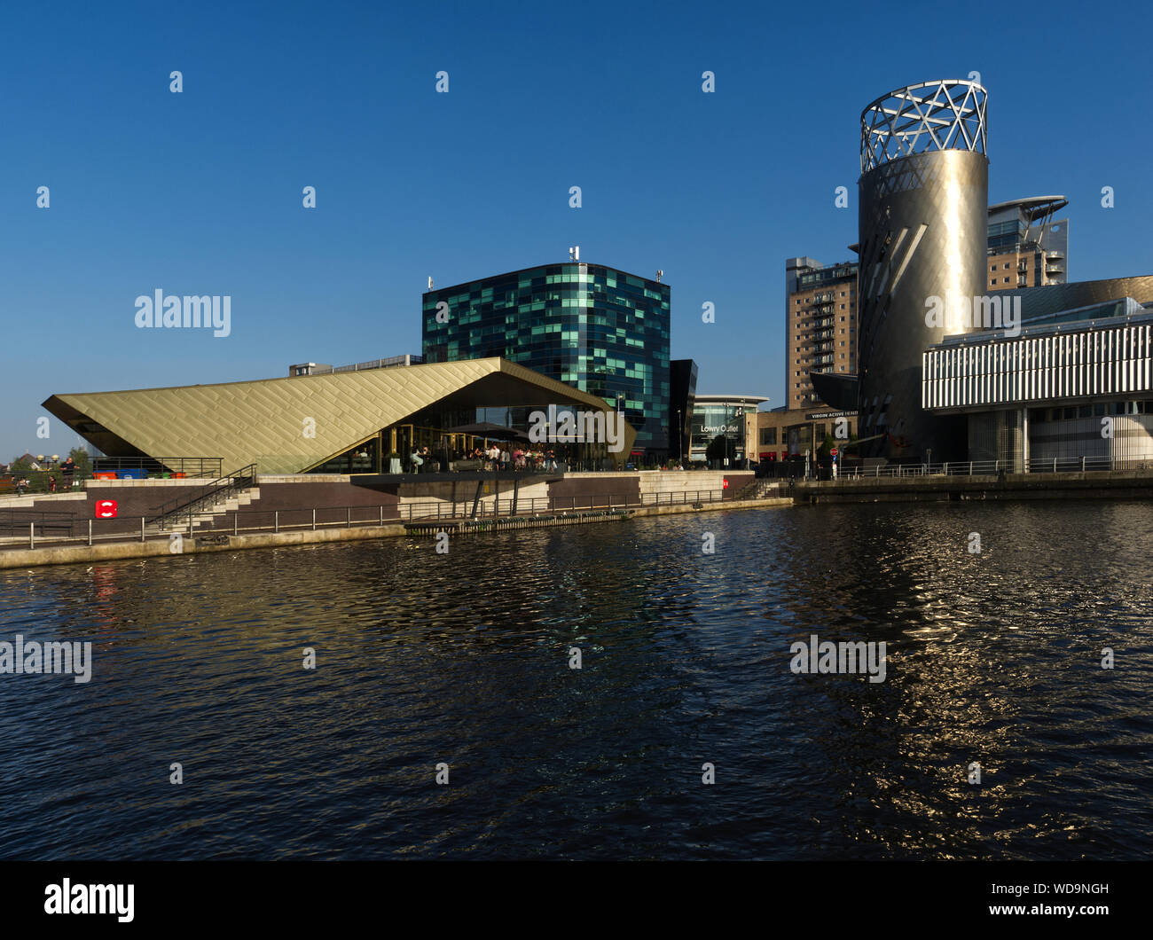 Media City, Salford, Manchester, Dämmerung images über Manchester Ship Canal Stockfoto