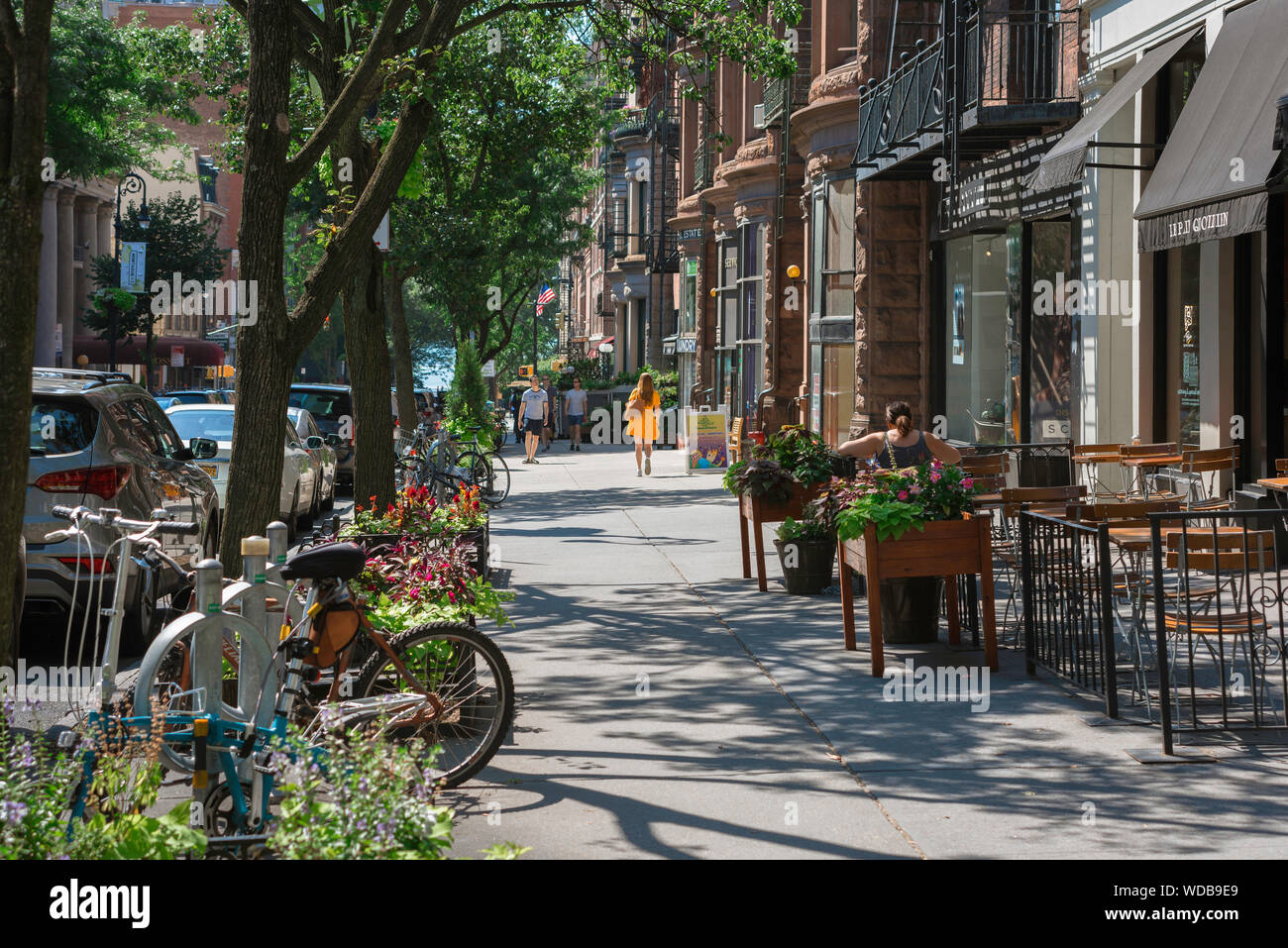New York Brooklyn, im Sommer die Montague Street in den gehobenen Brooklyn Heights, New York City, USA Stockfoto