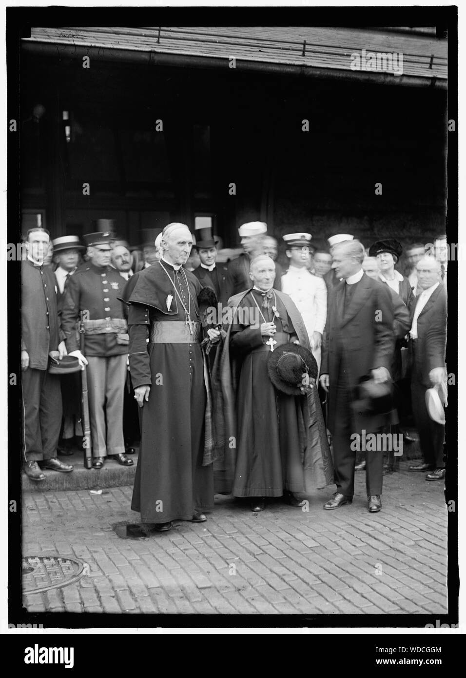 GIBBONS, James, Kardinal. Bischöfliche JUBILÄUM FÜR KARDINAL GIBBONS AN DER KATHOLISCHEN UNIVERSITÄT. Kardinal Mercier Abstract / Medium: 1 Negativ: Glas 5 x 7 in. oder kleiner Stockfoto