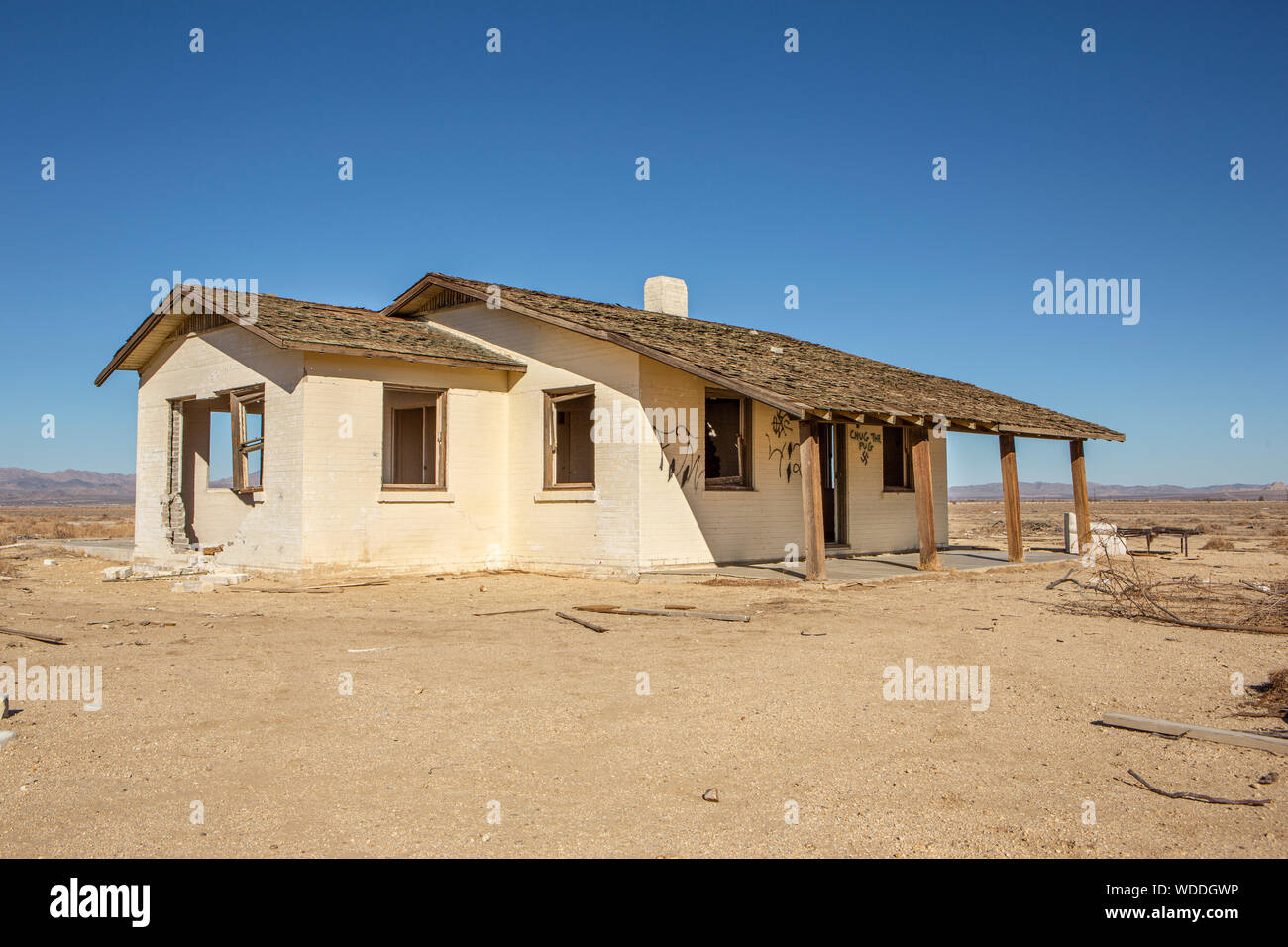 Ein heruntergekommenes Haus in Apple Valley, Kalifornien Stockfoto