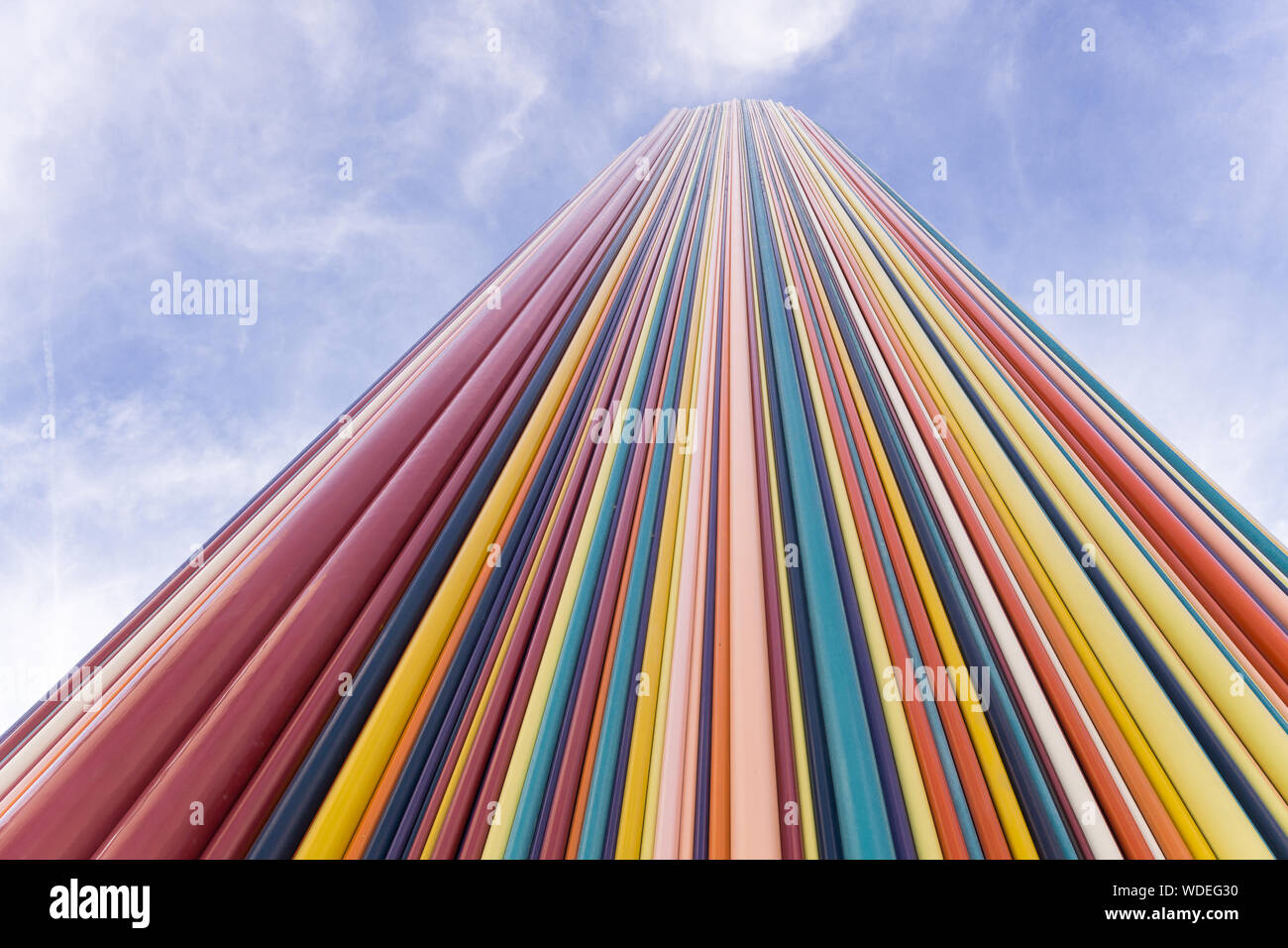 Le Moretti - Detail der 'Moretti Schornstein', 32 Meter hohen Skulptur aus Fiberglas in La Defense in Paris, Frankreich und Europa installiert. Stockfoto