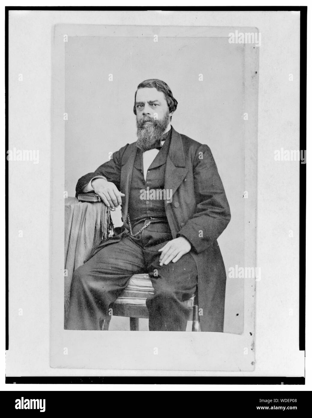 Allgemeine Zires, drei-viertel länge Porträt, sitzen, nach vorne Abstract / Medium: 1 Foto auf carte de visite: Eiweiß. Stockfoto