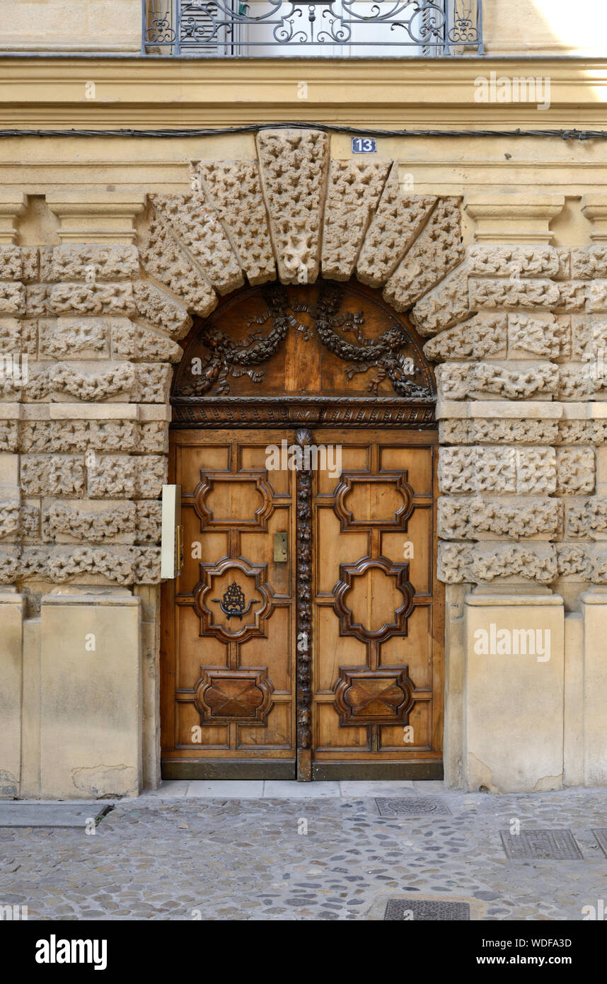 Im Stil der italienischen Renaissance, Manierismus und Barock Eingangstür oder Vordere Klappe (1620) Hôtel Croze Peyronetti von Jean Lombard Aix-en-Provence Frankreich Stockfoto