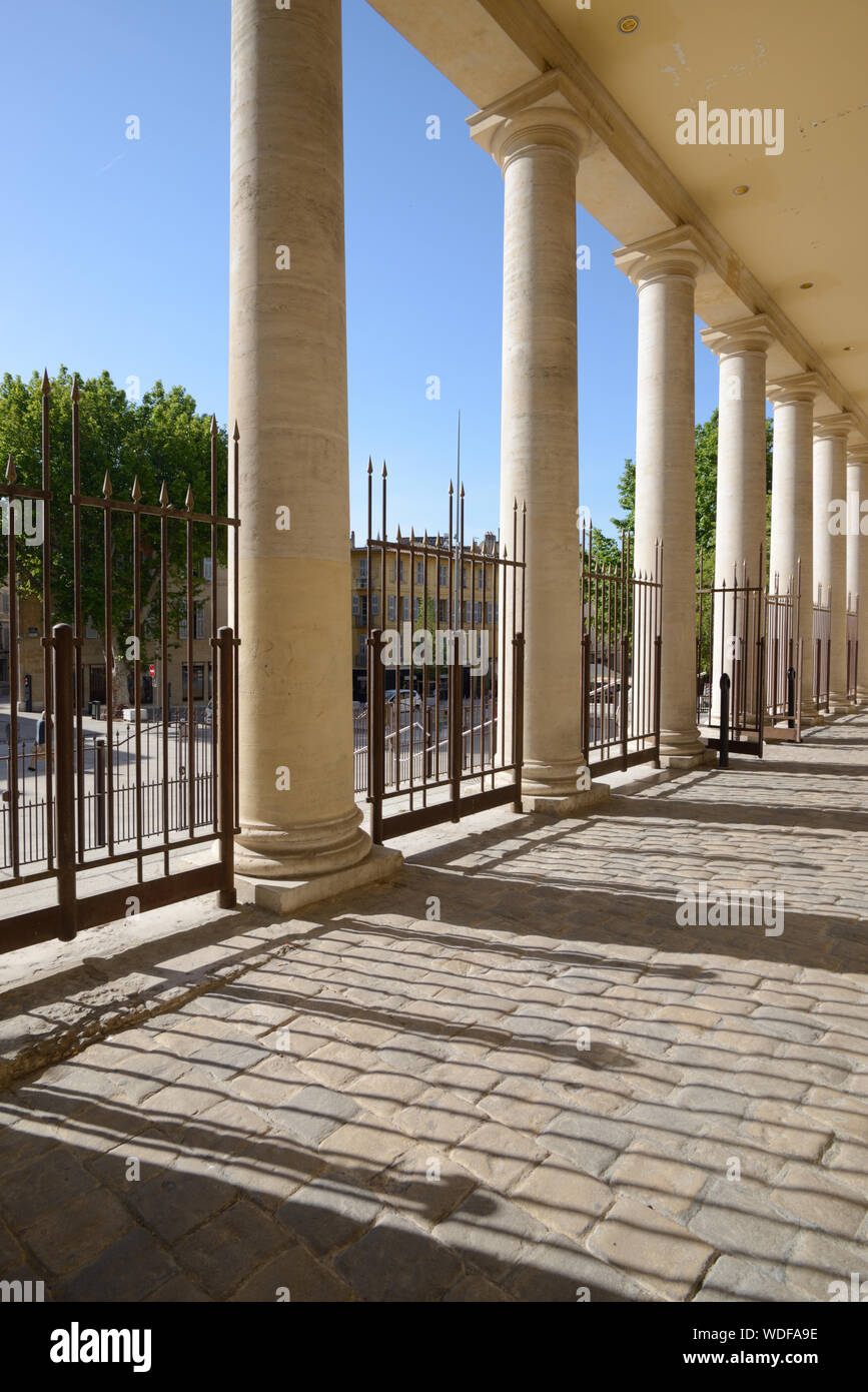 Neoklassizismus Kolonnade oder Portico, das Palais de Justice oder Palast der Justiz (1787-1832), von Claude-Nicolas Ledoux, Gerichte Aix-en-Provence Frankreich Stockfoto