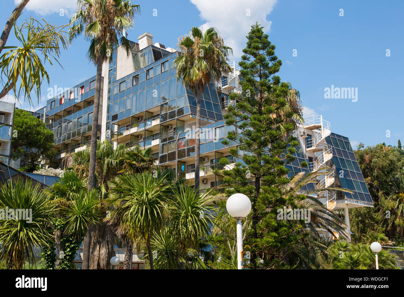 Plaza Hotel (Sowjetische brutalist Architecture) Herceg Novi in Montenegro Stockfoto