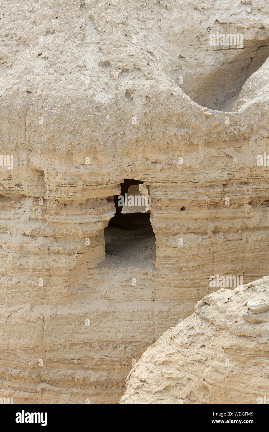 Höhlen von Schriftrollen vom Toten Meer in Qumran. La Grotte n° 4. Grotte furent découverts où les Manuscrits de la Mer Morte. Qumran. Palästina. Stockfoto