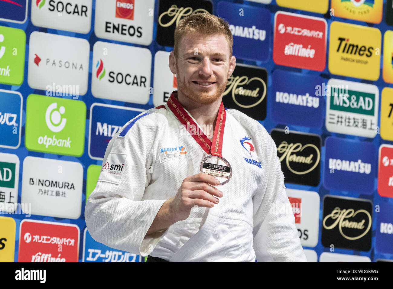 Tokio, Japan. 29 Aug, 2019. Bronzemedallist Axel Clerget von Frankreich stellt für die Kameras während der Preisverleihung der Männer -90 kg Kategorie der Welt Judo Championships Tokyo 2019 an der Nippon Budokan. Die Welt Judo Championships Tokyo 2019 wird vom 25. August bis 1. September statt. Credit: Rodrigo Reyes Marin/ZUMA Draht/Alamy leben Nachrichten Stockfoto