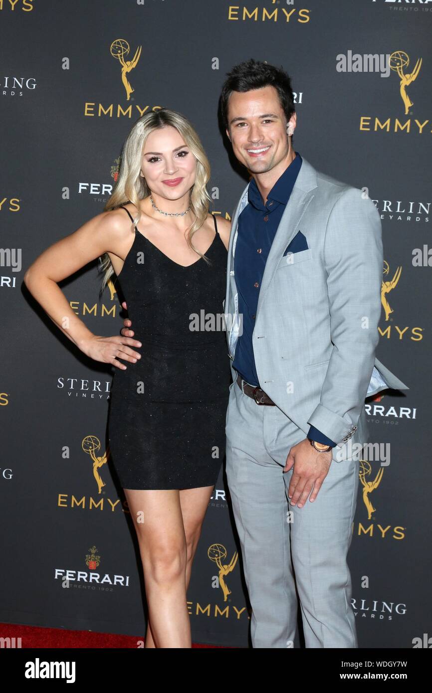 Los Angeles, CA. 28 Aug, 2019. Karissa Lee Heftklammern, Matthew Atkinson bei der Ankunft für die 71 Emmy Awards Saison Tagesfernsehen Akademie Rezeption, Wolf Theater am Saban Media Center, Los Angeles, CA August 28, 2019. Credit: Priscilla Grant/Everett Collection/Alamy leben Nachrichten Stockfoto