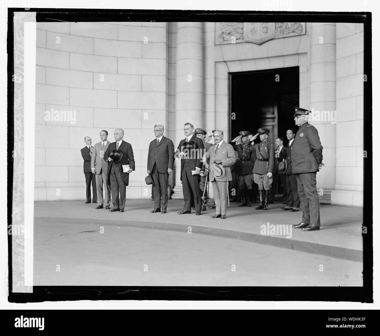 Gerardo Machado, Ankunft an der Union Station, 4/15/25 Abstract / Medium: 1 Negativ: Glas 4 x 5 in. oder kleiner Stockfoto
