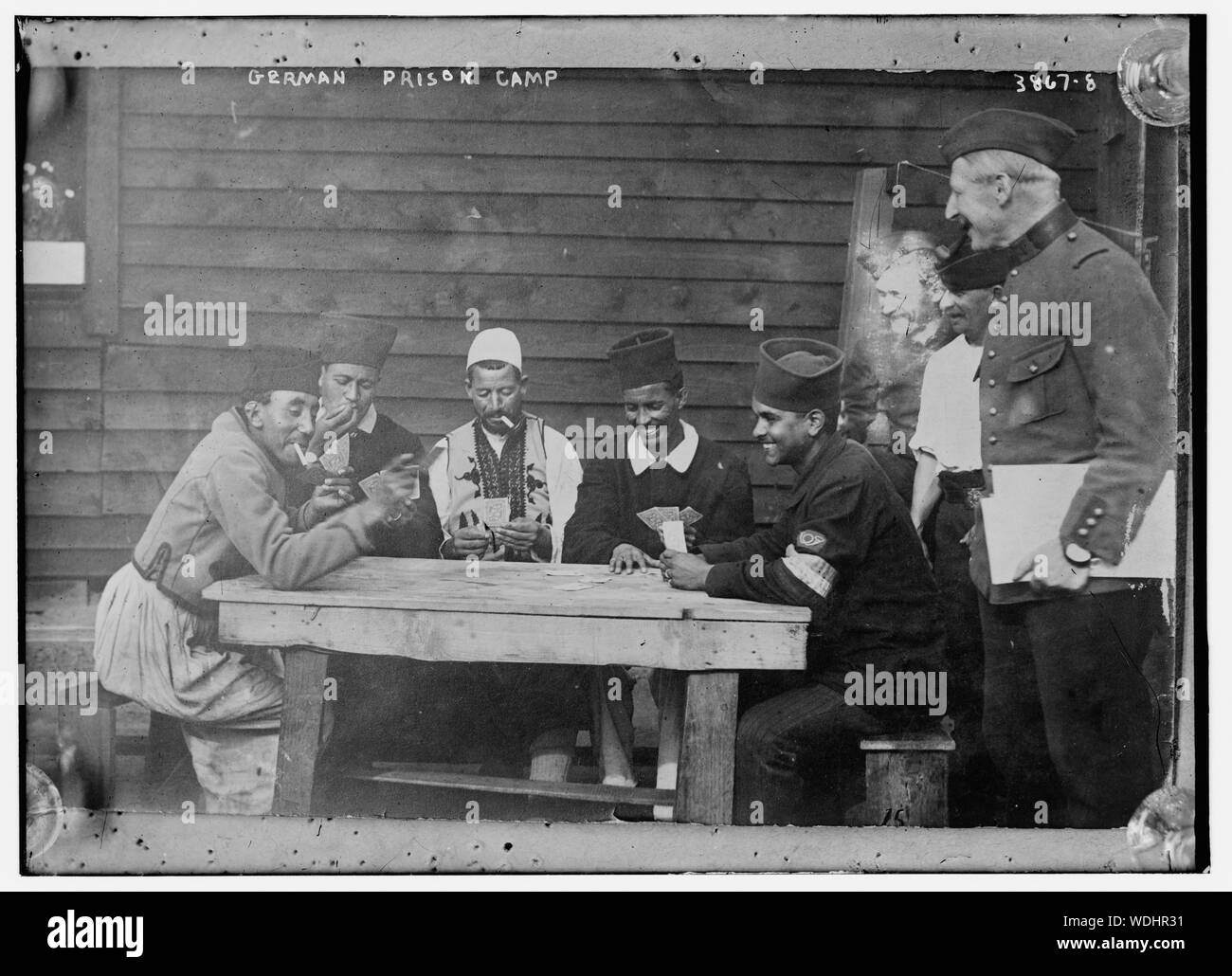 Deutsche Gefangenenlager Abstract / Medium: 1 Negativ: Glas 5 x 7 in. oder kleiner. Stockfoto