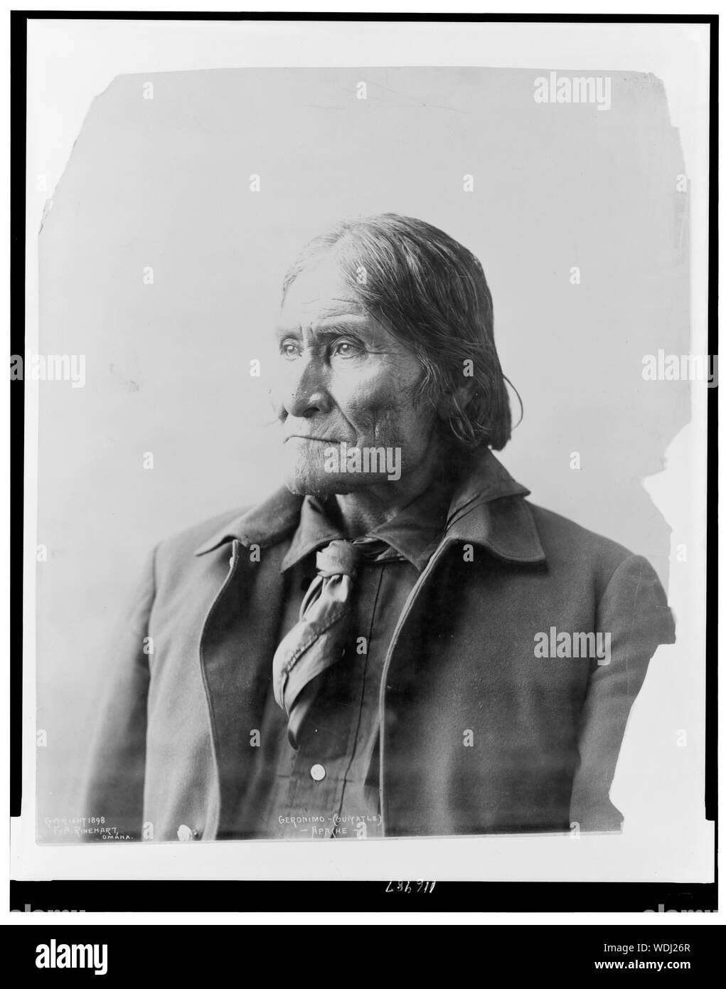 Geronimo (Guiyatle) - Apache Abstract / Medium: 1 Fotoabzug. Stockfoto