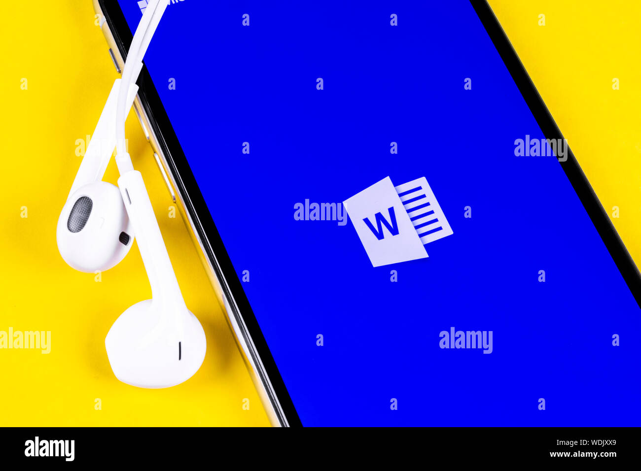 Helsinki, Finnland, 4. Mai 2019: Microsoft Word Symbol auf Apple iPhone X-close-up. Microsoft Office Word Symbol. Microsoft Office auf mob Stockfoto