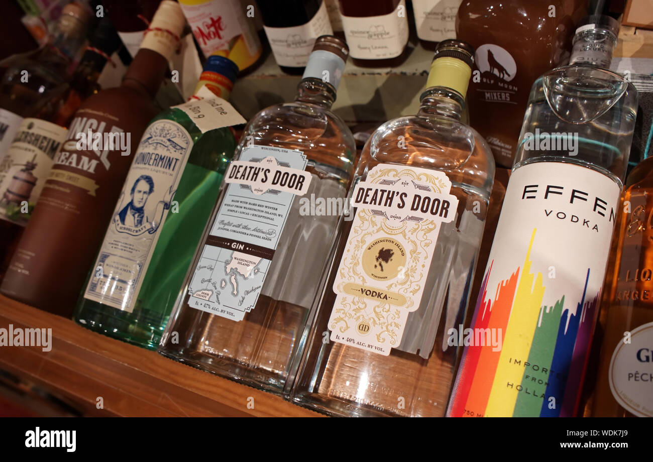 Madison, WI USA. Apr 2018. Verschiedene alkoholische Getränke innerhalb der Fromagination. Stockfoto