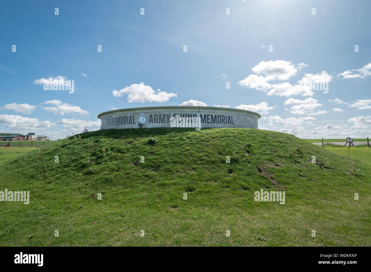 Die Armee fliegen Museum am Middle Wallop Flugplatz, Hampshire, Großbritannien - Die neue Gedenkstätte für über 5000, die sich in den Dienst der British Army Flying gestorben sind. Stockfoto