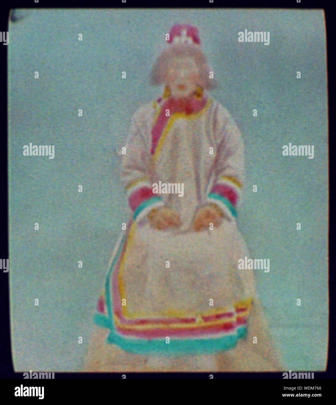 Goldes Frau, Ehefrau von village Chief, rauchen Rohr Stockfoto