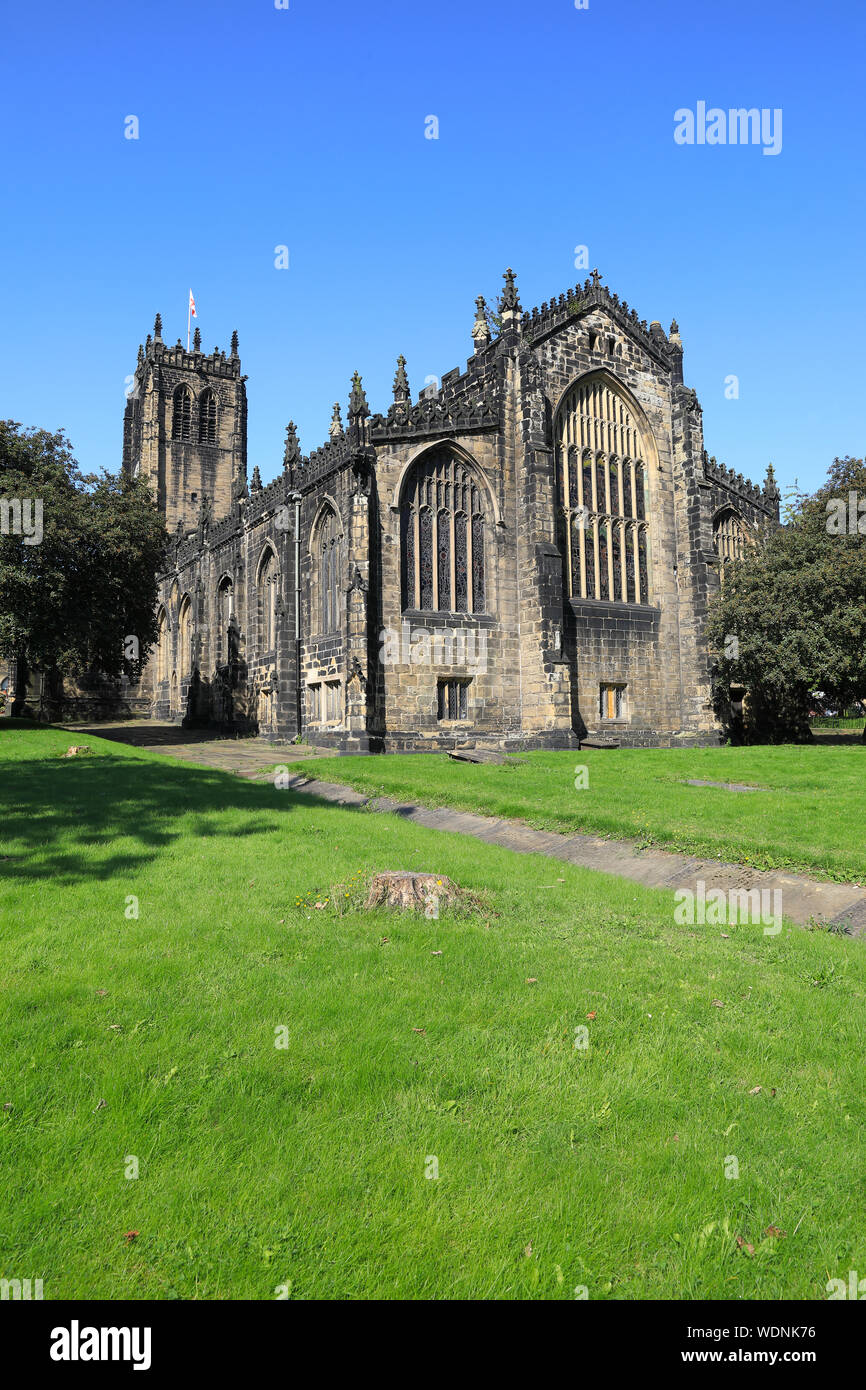 Die Außenseite des Halifax Münster, aus dem East End, die Kirche, wo Anne Lister der "Gentleman Jack' Ruhm getauft wurde und begraben, in West Yorkshire, UK Stockfoto