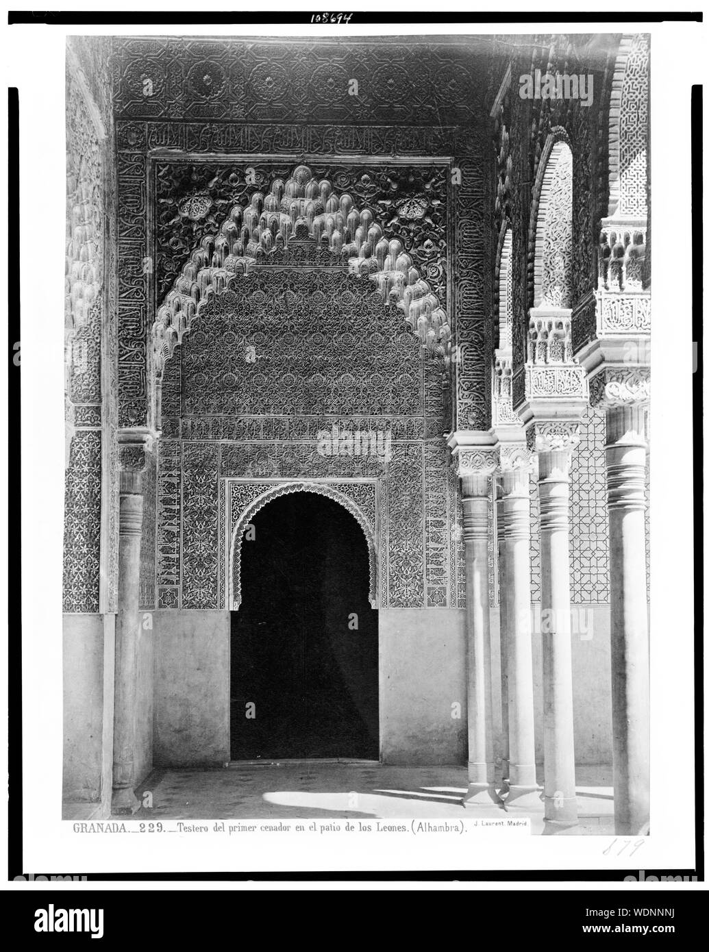 Granada. Testero del Primer cenador en El Patio de los Leones (Alhambra)/J. Laurent. Madrid. Abstract / Medium: 1 Foto: Eiweiß. Stockfoto