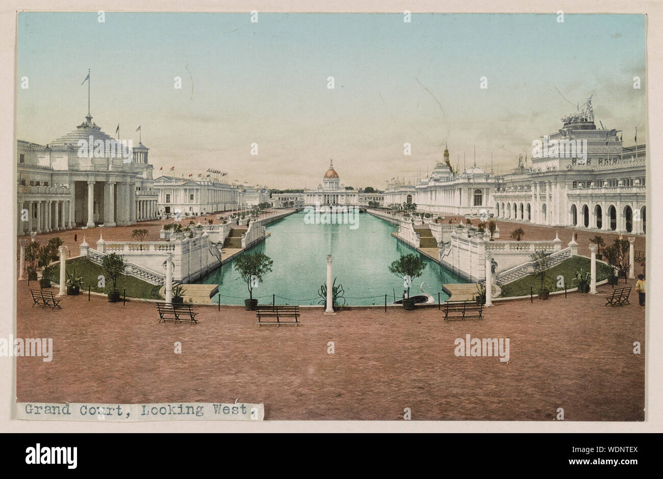 Grand Court, Blick nach Westen Abstract / Medium: 1 Drucken: Farbe photochrom Blatt 12 x 18 cm. Stockfoto