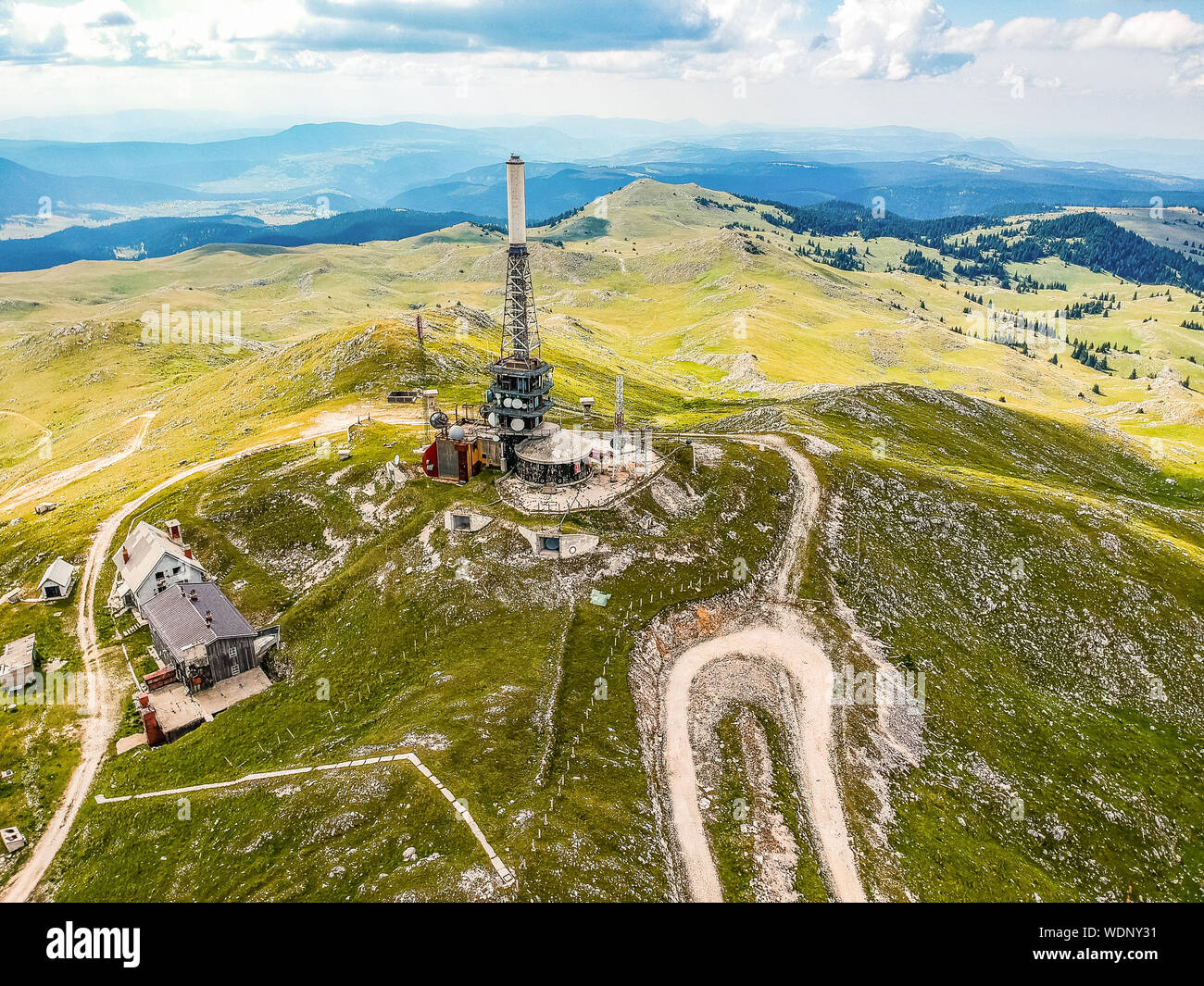 Paljenik ist ein hoher Berg auf einer Höhe von 1.933 m über dem Meeresspiegel in den Bergen Vlasic, Bosnien und Herzegowina Stockfoto