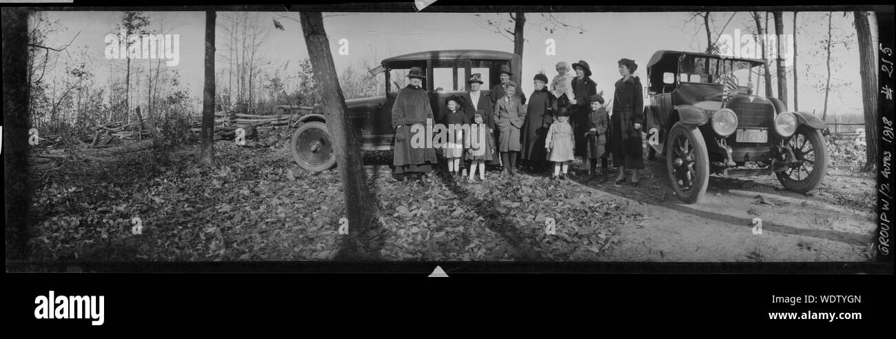 Gruppe mit zwei Automobile Abstract / Medium: 1 Foto: Nitrat minus 11 x 31 cm. (4x12-Format) Stockfoto